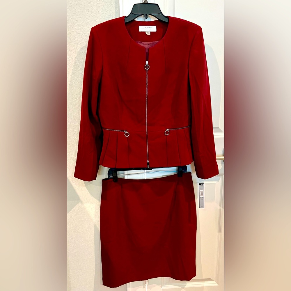 WOMEN’S Two-Piece Elie Tahiri Suit - Jacket & Skirt - NEW WITH TAGS, Size 12P